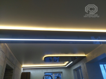 Двухуровневый натяжной потолок со светодиодной подсветкой